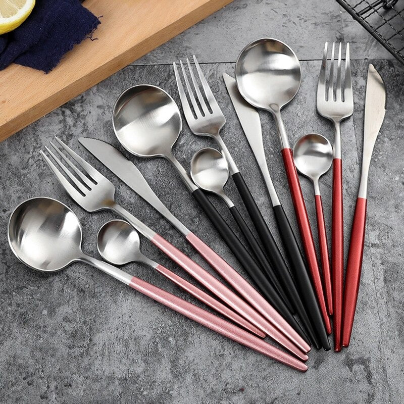 Leona Flatware Set