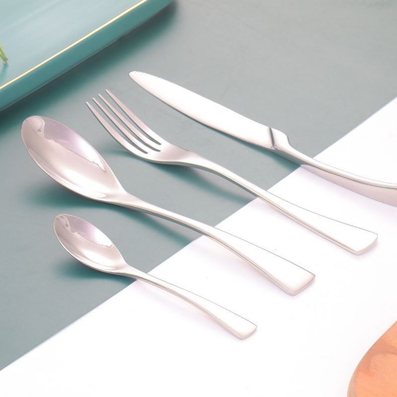 Luna Flatware Set